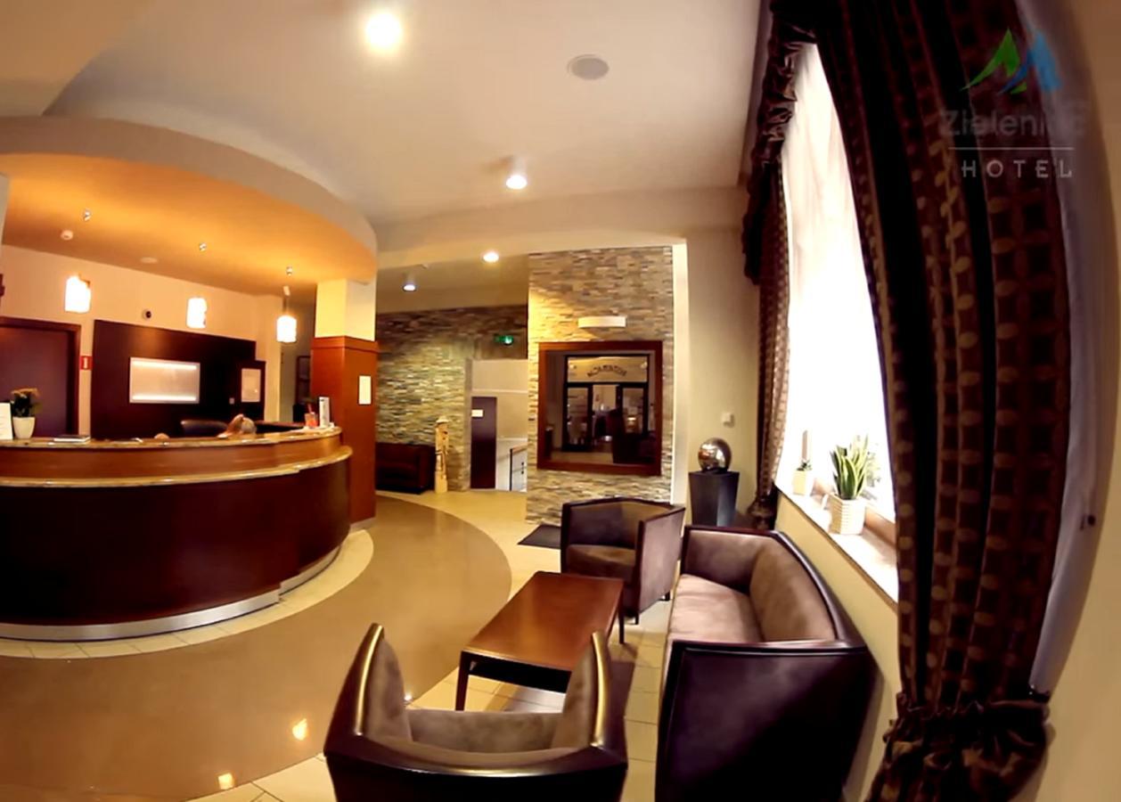 ז'לנייץ' Hotel Zieleniec מראה חיצוני תמונה