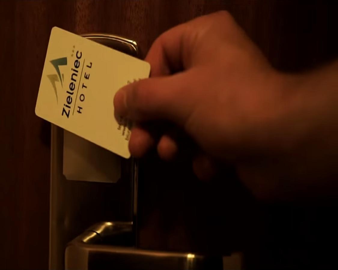 ז'לנייץ' Hotel Zieleniec מראה חיצוני תמונה
